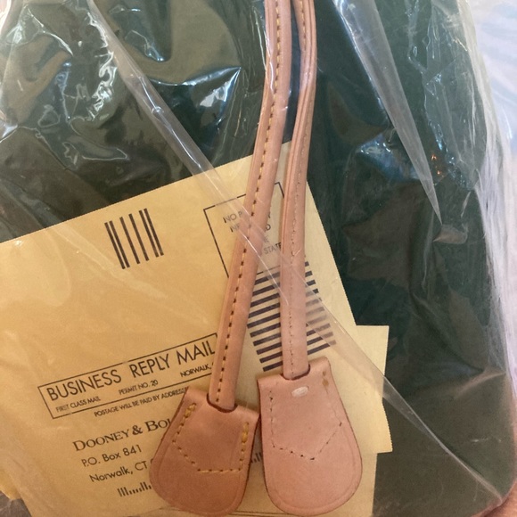 🎄GIFT IDEAS! Christmas 🎄 is coming! NWT Dooney & Bourke suede med drawstring - Picture 6 of 11